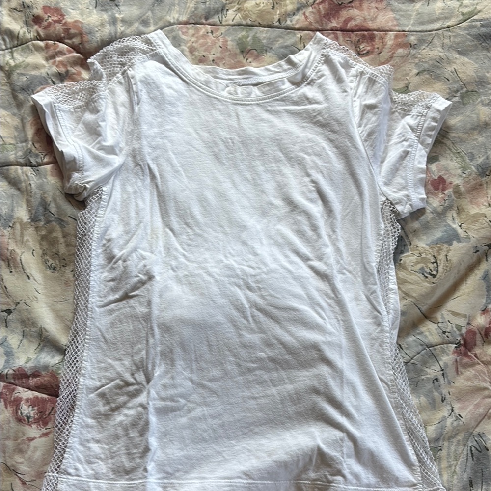 Fabletics White Short Sleeve Tee with mesh sides and shoulders
